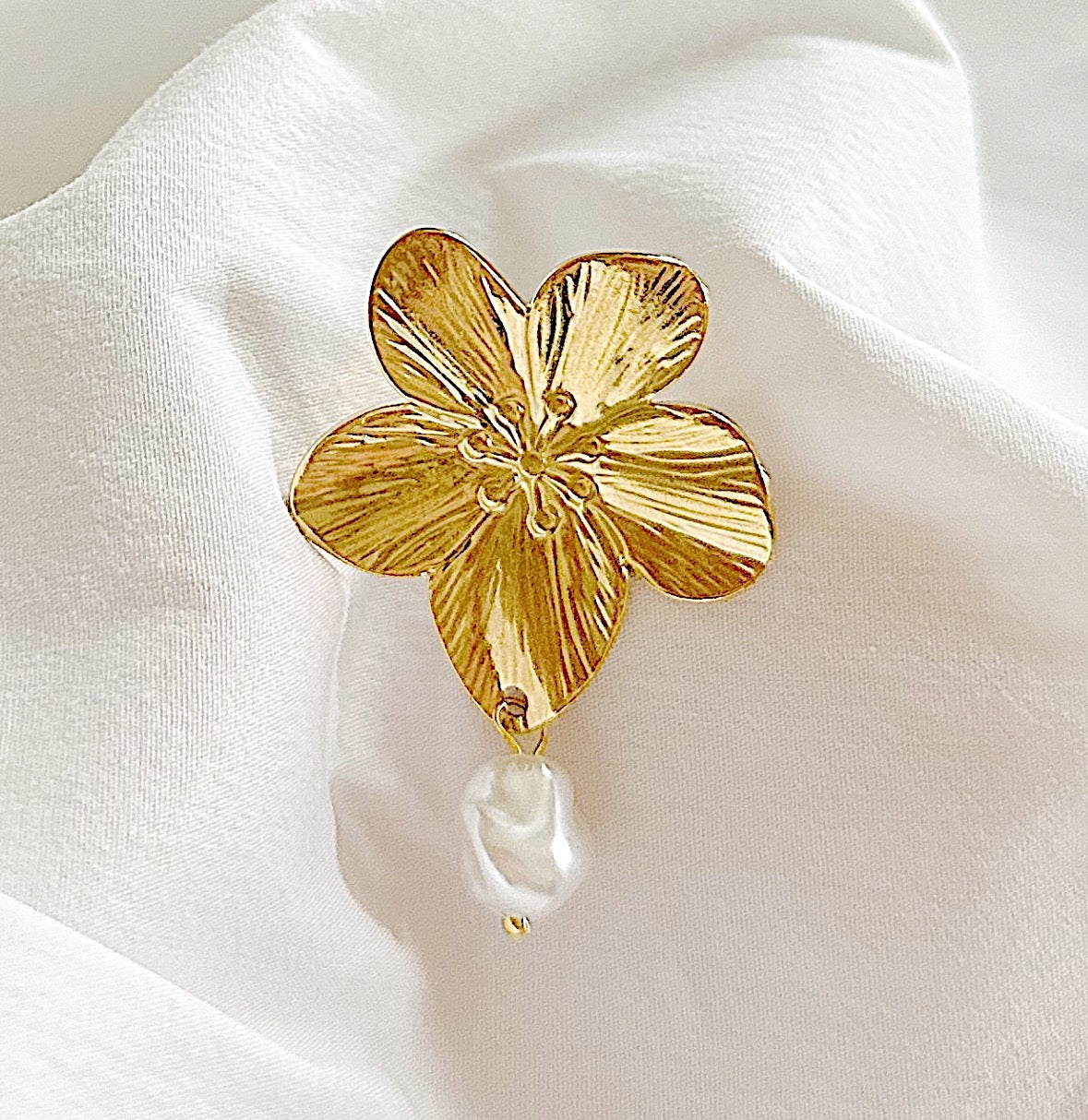 Flower Pearl Earring Gold