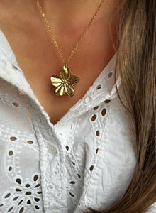 Flower Necklace Gold