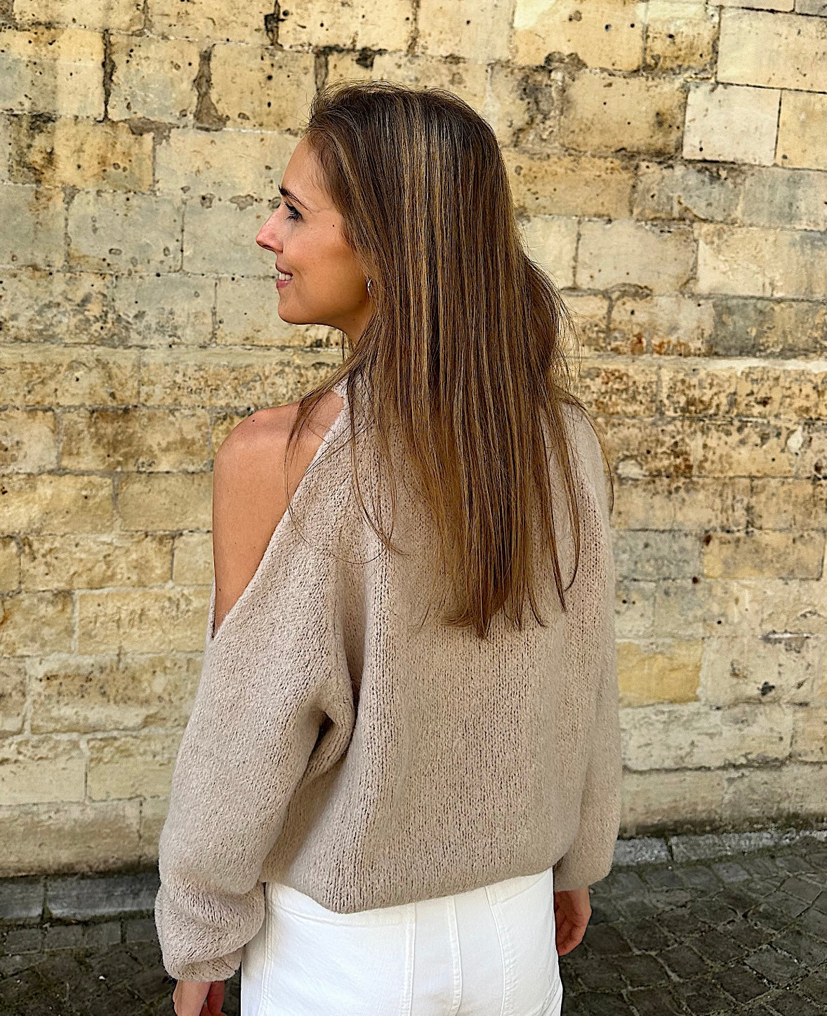 Sweater with open shoulder - Beige