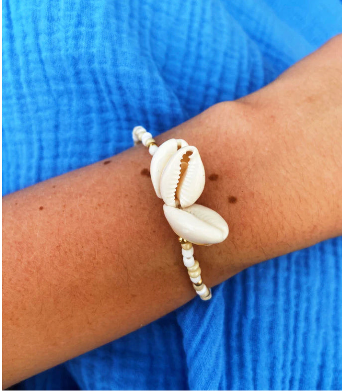 HANDMADE SHELL BRACELET GOLD