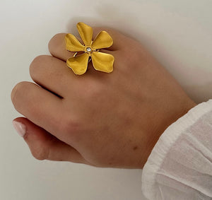 Eléonore Ring Gold