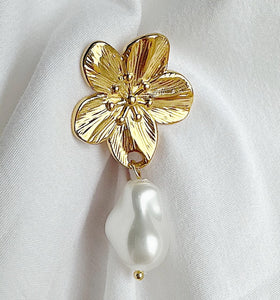 Flower Pearl Earring Gold