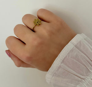 Little Flower Ring Gold