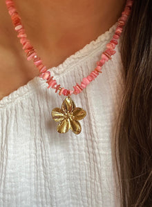 Handmade Fleur Necklace Gold