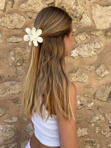 DAISY HAIR CLIP JEANS