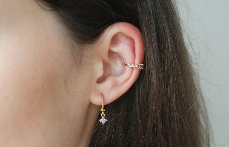 Shining Earcuff Gold Lila